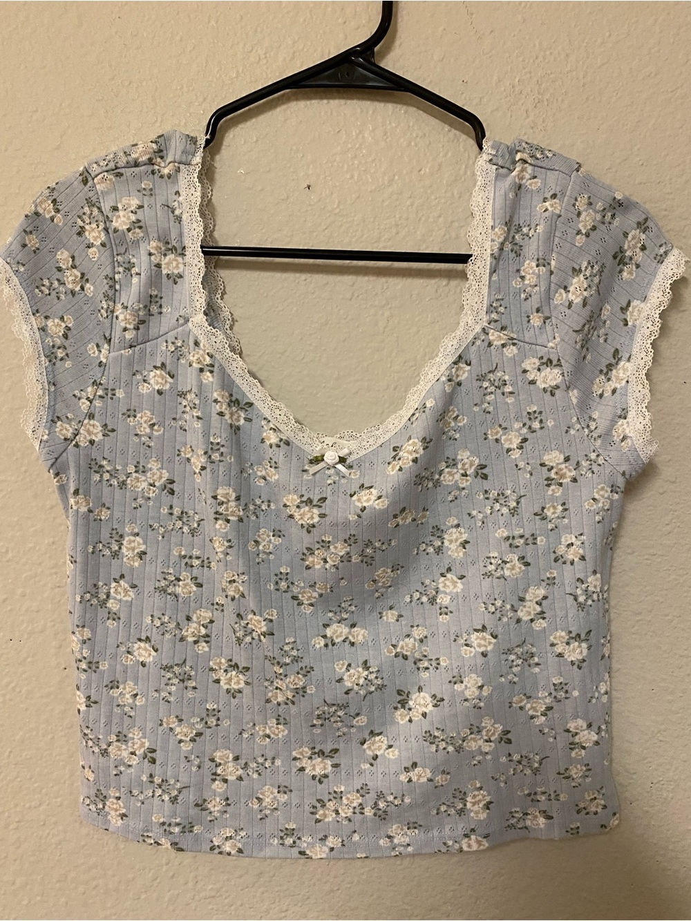 Derek Heart Light Blue Floral Lace-Trim Crop Top